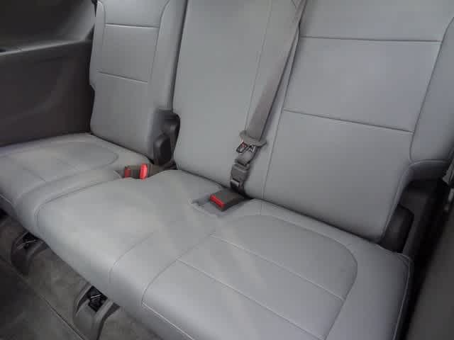 Vehicle image 13 of 52