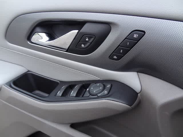Vehicle image 43 of 52