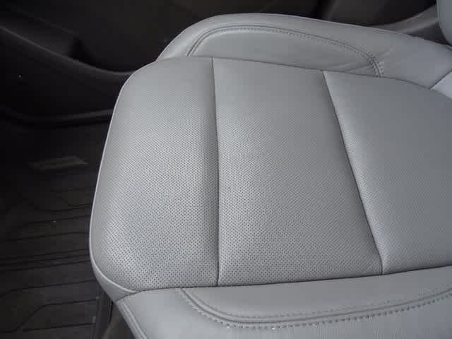 Vehicle image 45 of 52