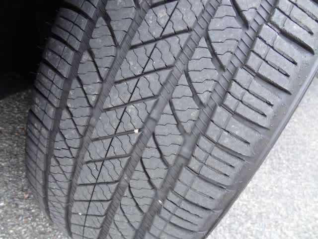 Vehicle image 9 of 52