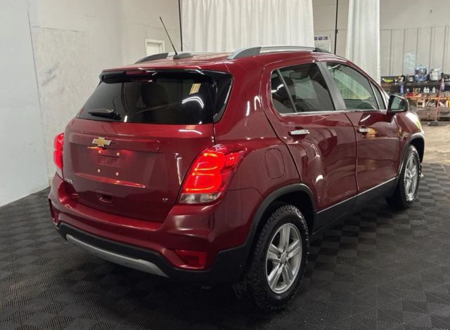 2018 Chevrolet Trax LT Image 3 of 5
