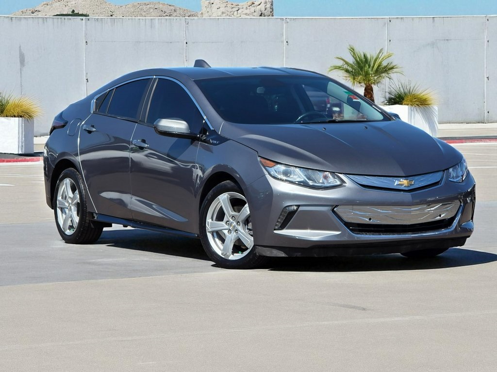2018 Chevrolet Volt LT Image 3 of 42