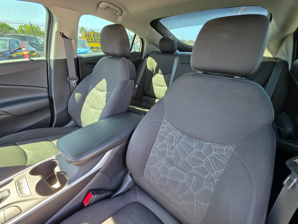 2018 Chevrolet Volt LT Image 14 of 42