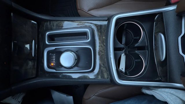 2018 Chrysler 300 Limited Image 22 of 32