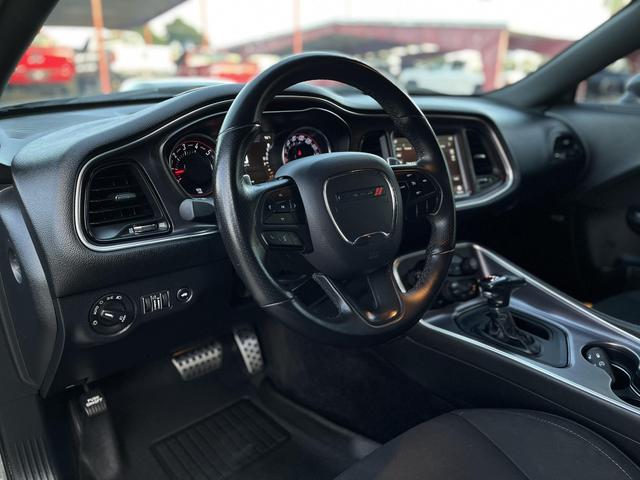 2018 Dodge Challenger 392 Hemi Scat Pack Shaker Image 17 of 43