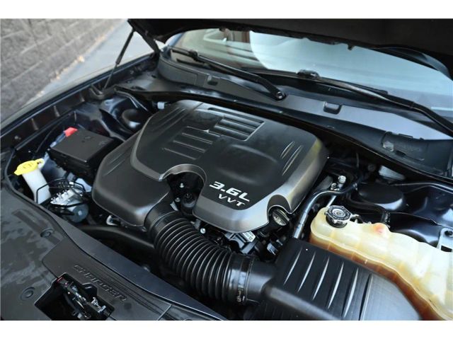 2018 Dodge Charger GT Image 9 of 27