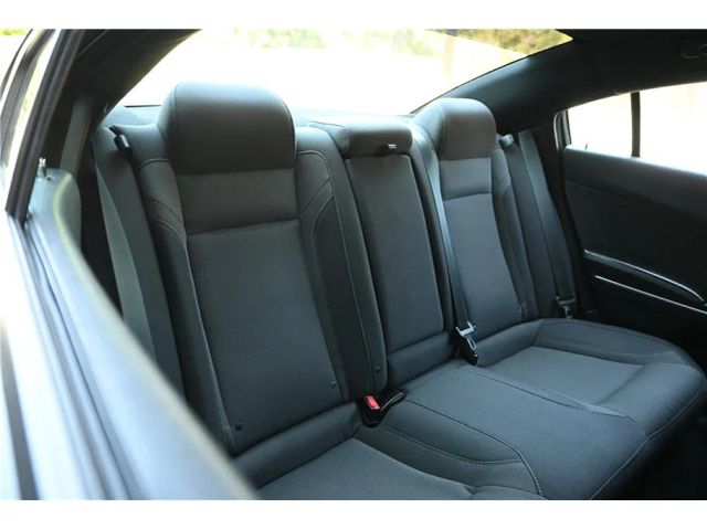 2018 Dodge Charger GT Image 12 of 27