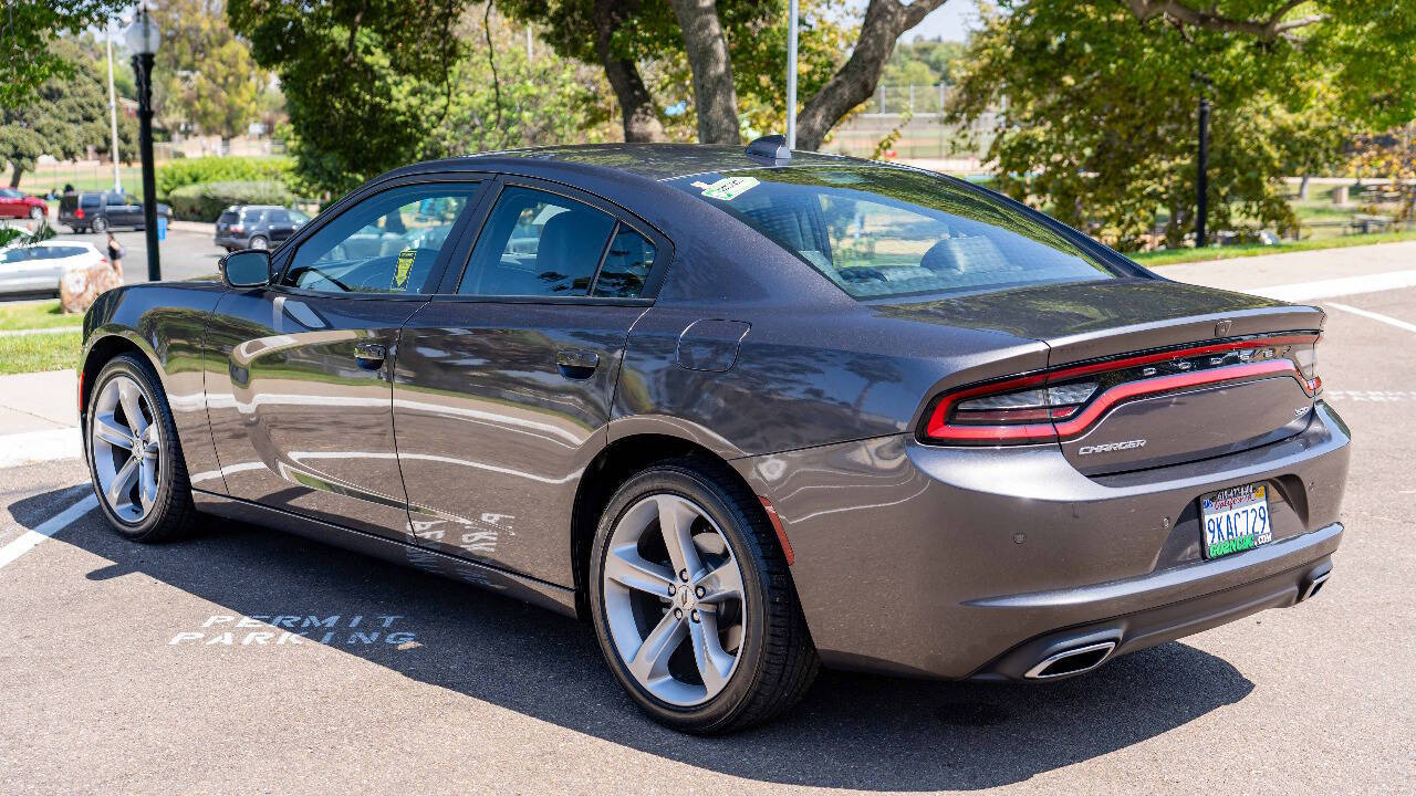 Vehicle image 9 of 29