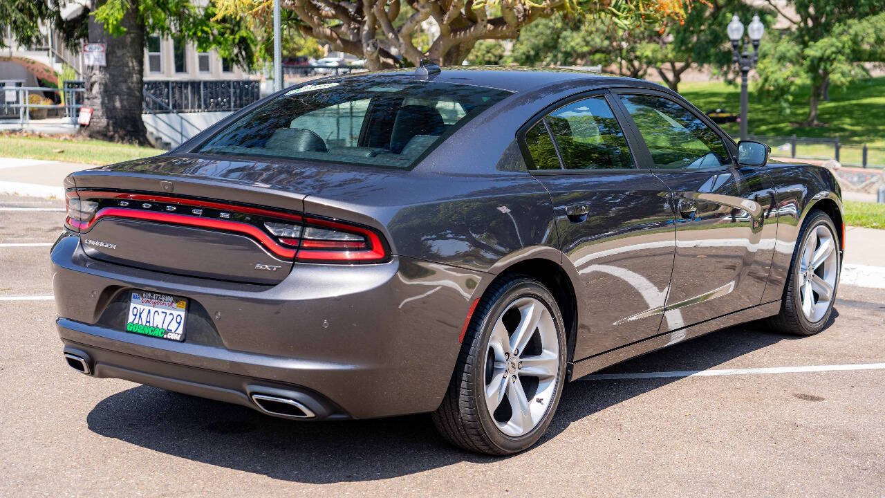 Vehicle image 7 of 29