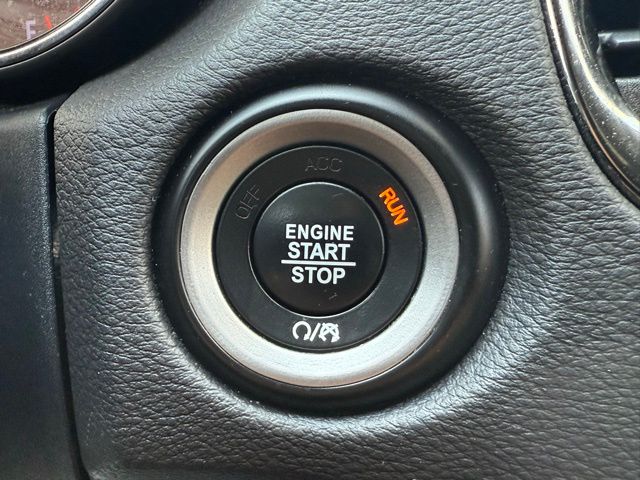 Vehicle image 28 of 48