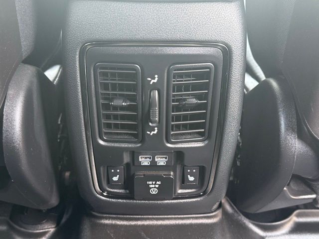 Vehicle image 30 of 48