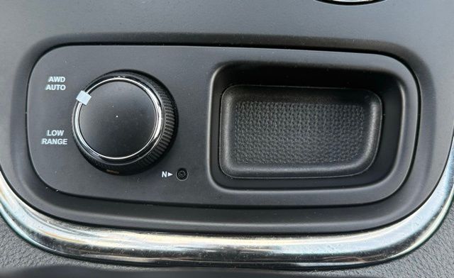 Vehicle image 29 of 48