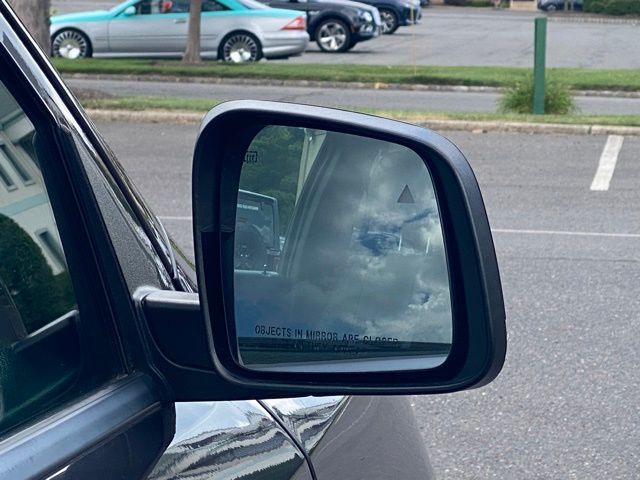 Vehicle image 34 of 48