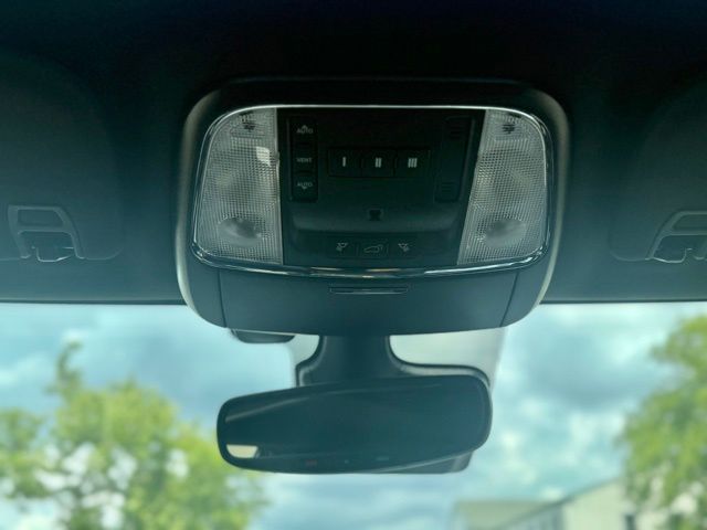 Vehicle image 45 of 48