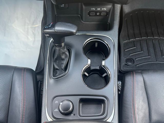 Vehicle image 26 of 48