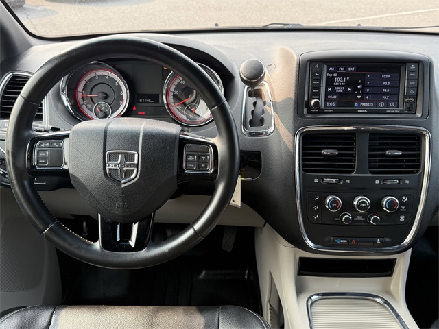 Vehicle image 15 of 25