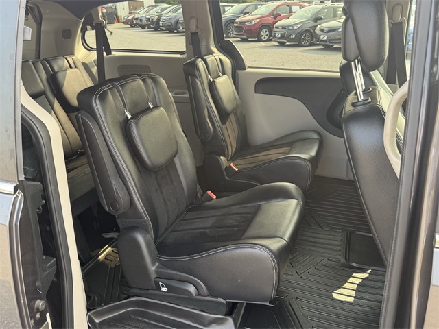 Vehicle image 11 of 25
