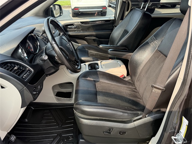 Vehicle image 14 of 25