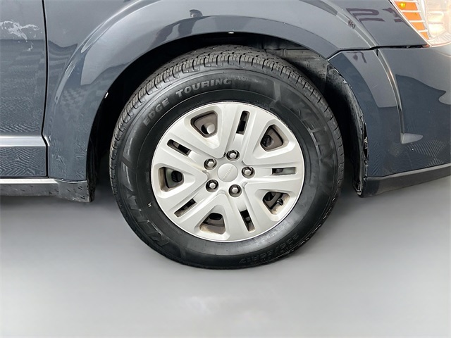 Vehicle image 13 of 41
