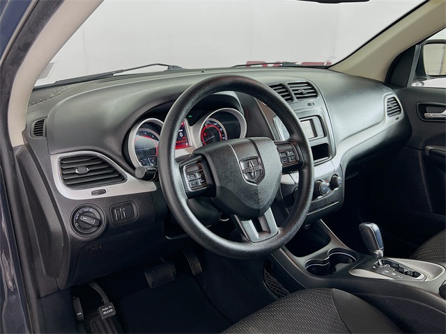 Vehicle image 21 of 41