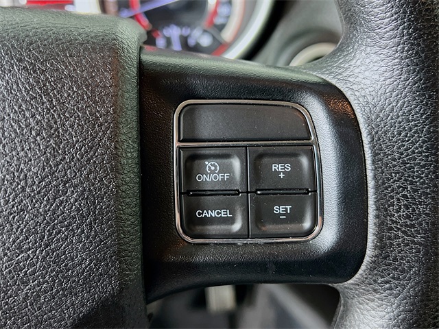 Vehicle image 33 of 41