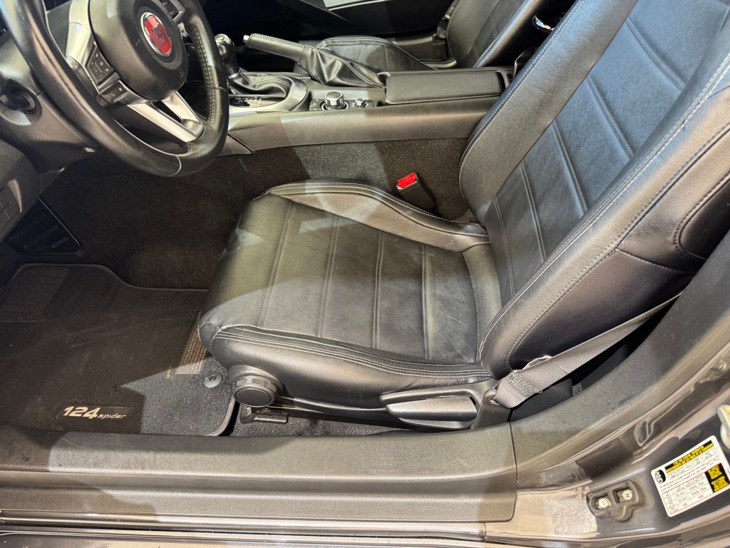 Vehicle image 14 of 45
