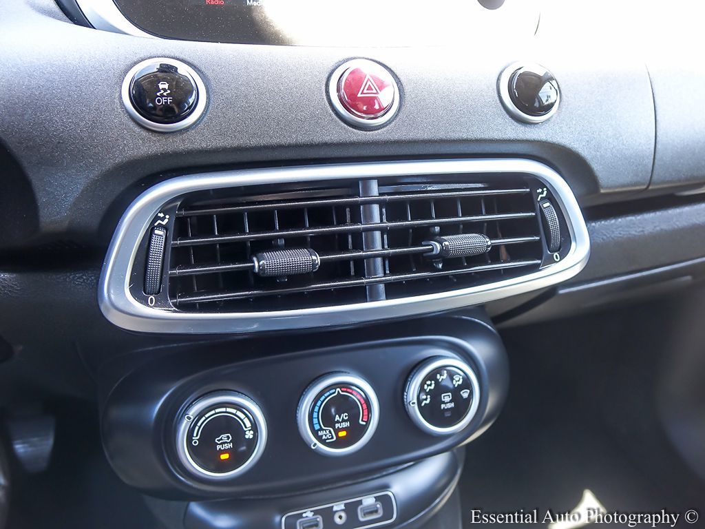 Vehicle image 14 of 21