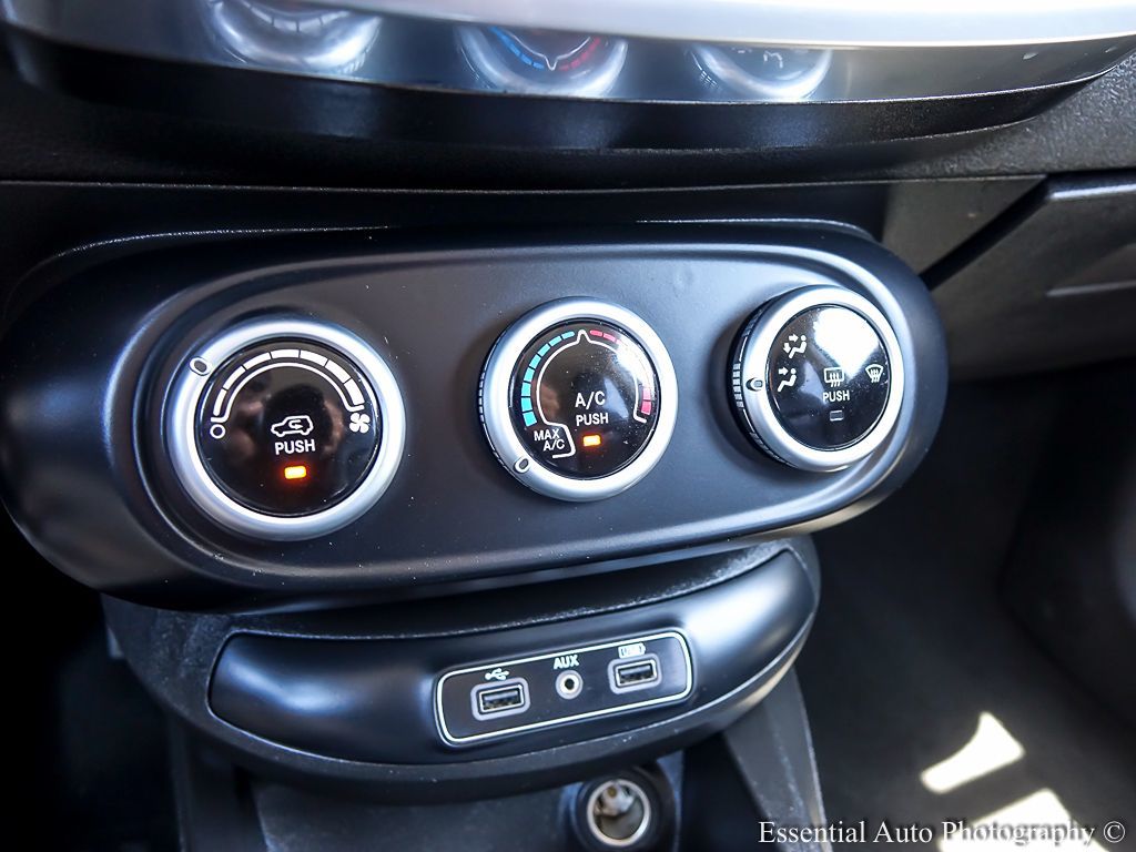 Vehicle image 15 of 21