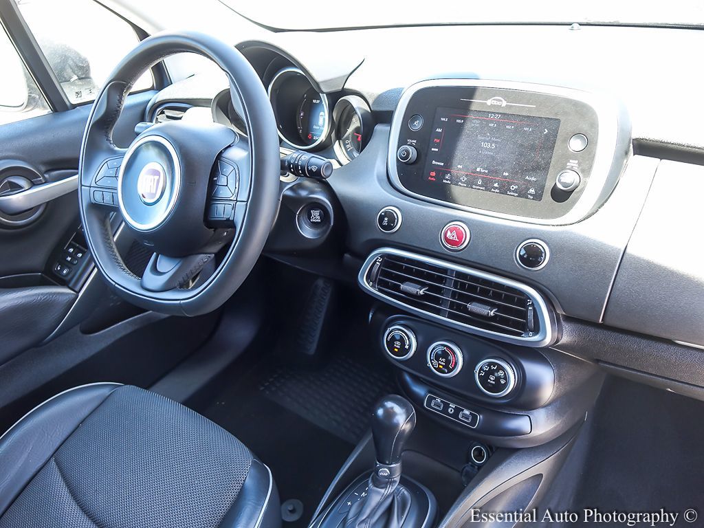 Vehicle image 18 of 21