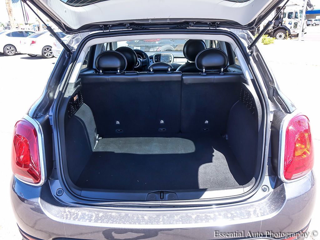 Vehicle image 17 of 21