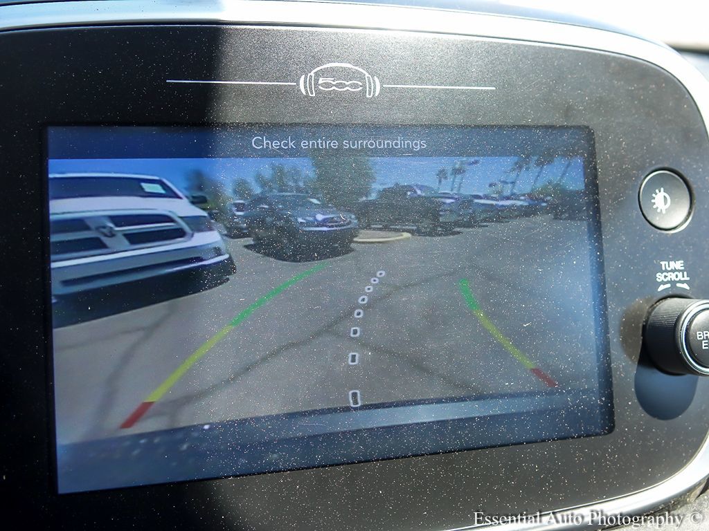 Vehicle image 13 of 21