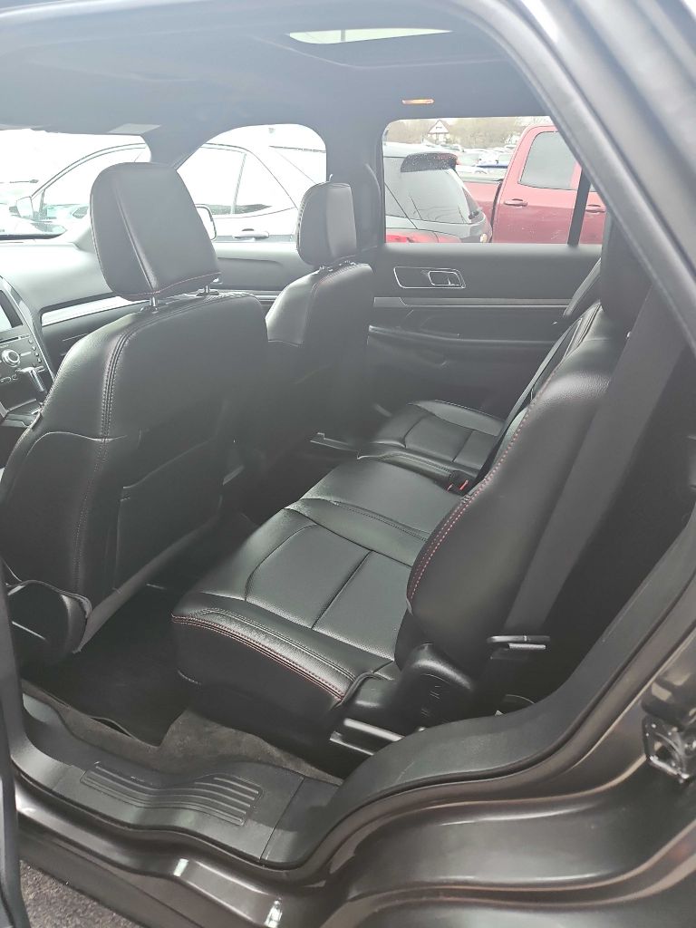 Vehicle image 8 of 13