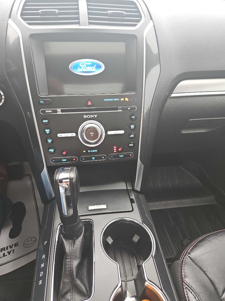 Vehicle image 9 of 13