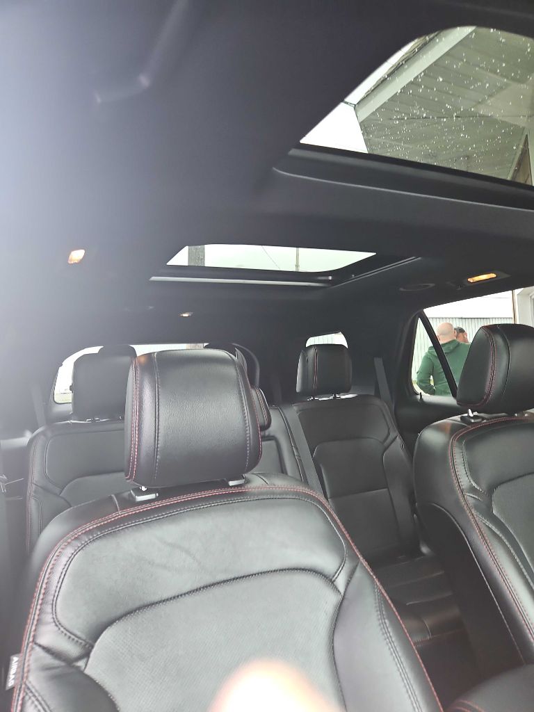 Vehicle image 10 of 13