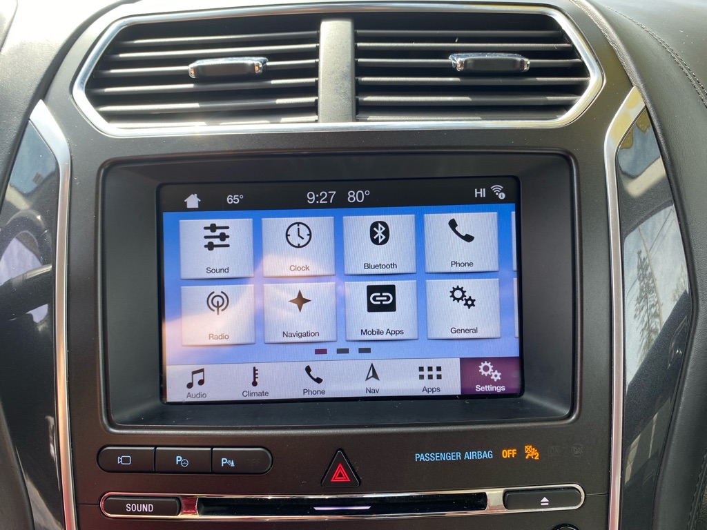 Vehicle image 21 of 37
