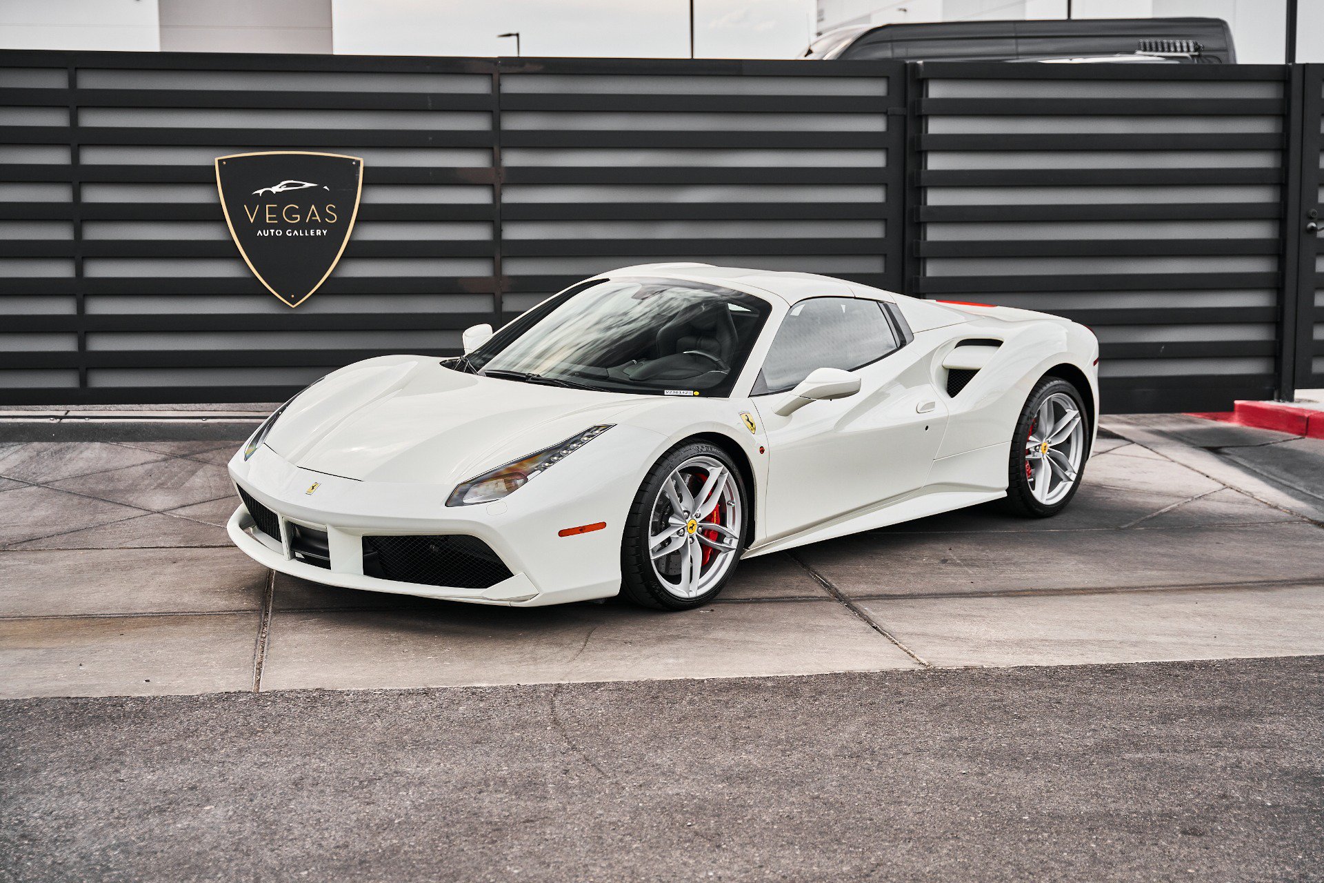 2018 Ferrari 488 Spider Base Image 2 of 92