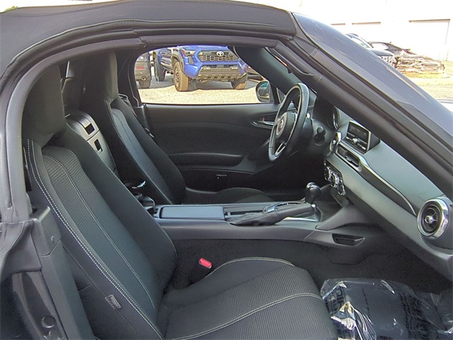 Vehicle image 13 of 19