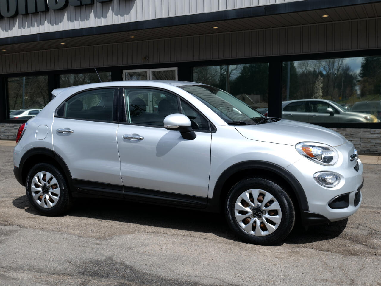 Vehicle image 10 of 93