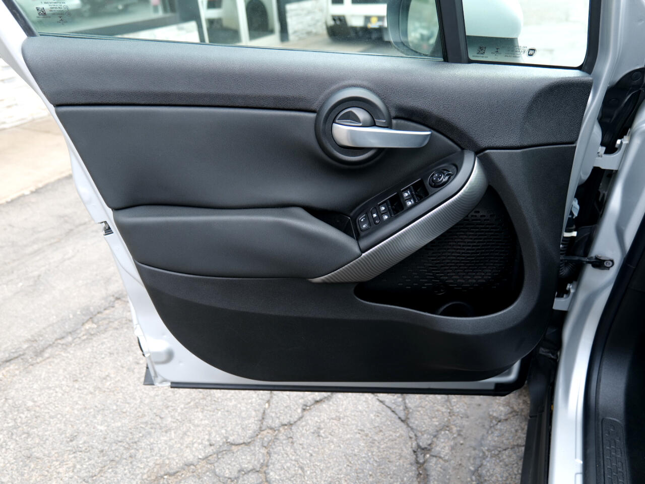 Vehicle image 34 of 93