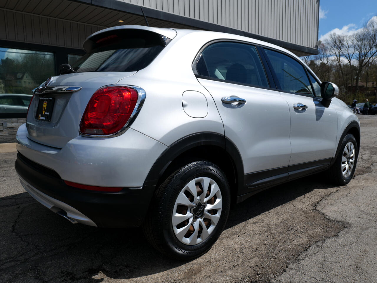 Vehicle image 23 of 93