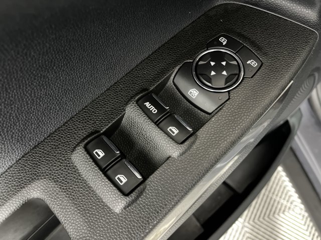 Vehicle image 10 of 27