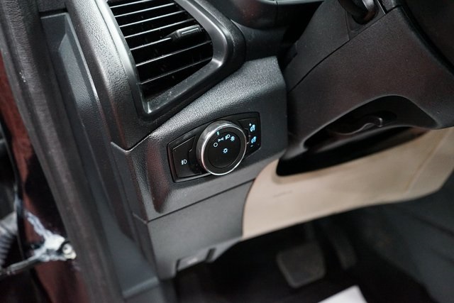 Vehicle image 17 of 41