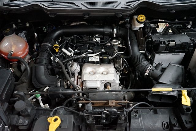 Vehicle image 32 of 41