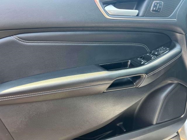 Vehicle image 16 of 36