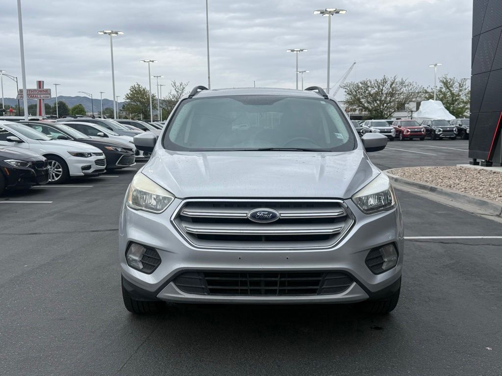 2018 Ford Escape SE Image 2 of 36