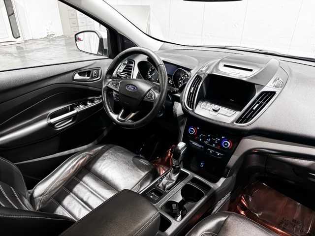 Vehicle image 18 of 34