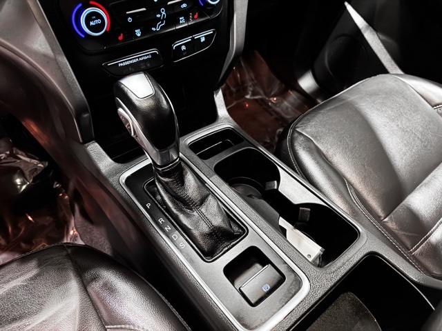 Vehicle image 17 of 34