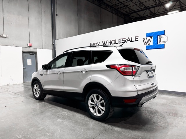 Vehicle image 7 of 34