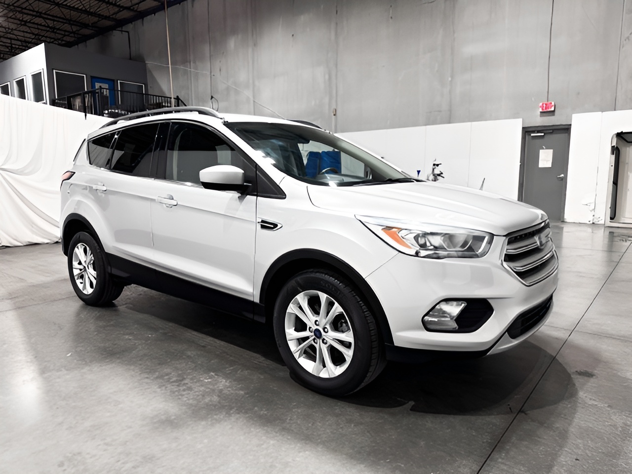 Vehicle image 30 of 34