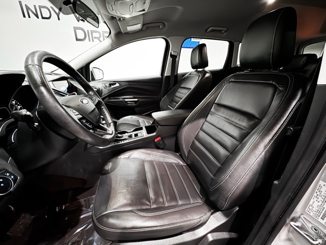 Vehicle image 13 of 34